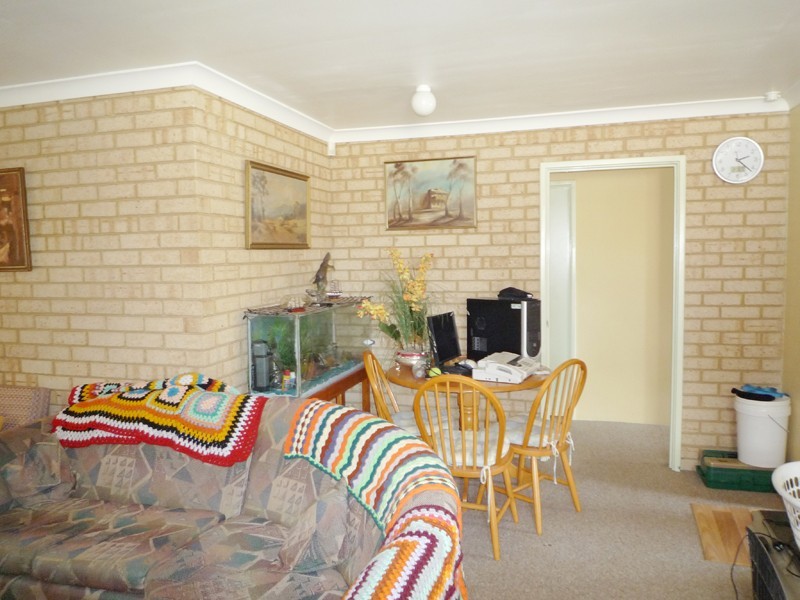 1/143 Railway Avenue, Kelmscott WA 6111