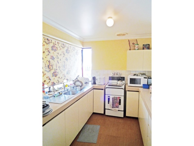 1/143 Railway Avenue, Kelmscott WA 6111