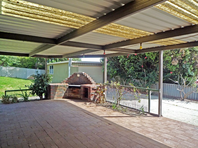 9 Nash St, Kelmscott WA 6111