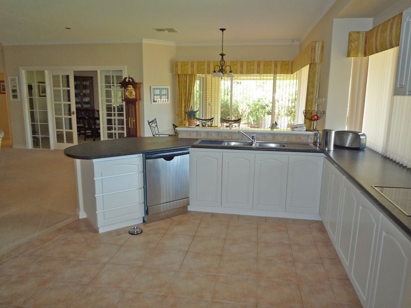 5 Levity Cove, Hilbert WA 6112
