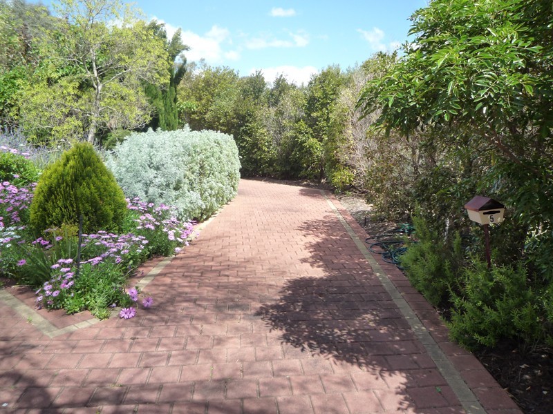 5 Levity Cove, Hilbert WA 6112