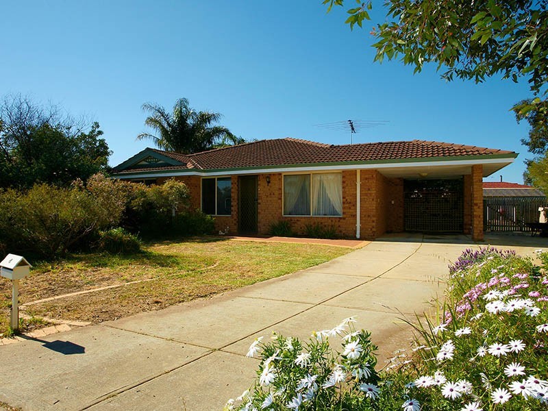 4 Eaglehawk Grove, Brookdale WA 6112