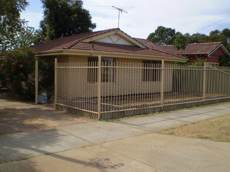 89a Church Ave, Armadale WA 6112
