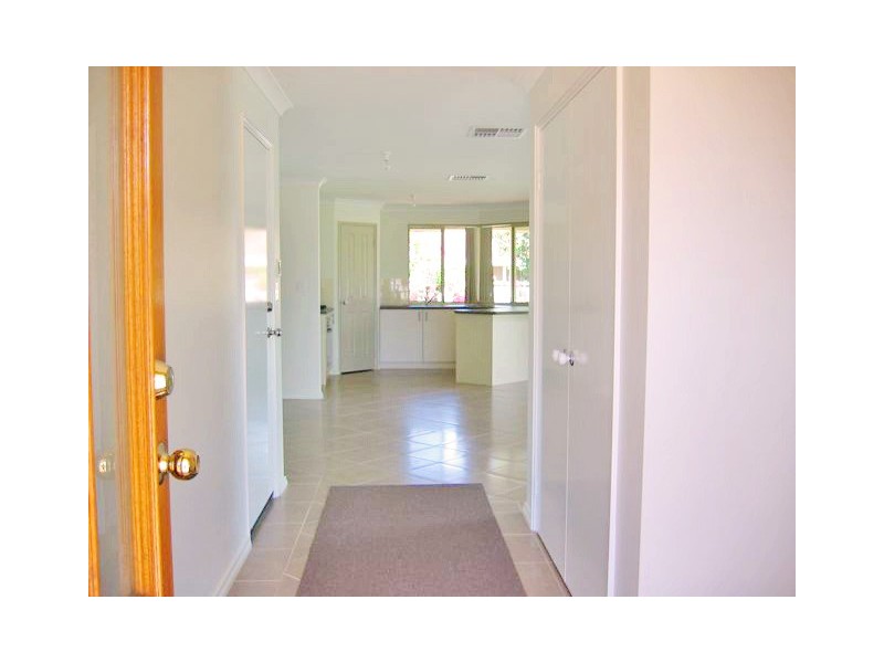 6a Karoonda Street, Armadale WA 6112