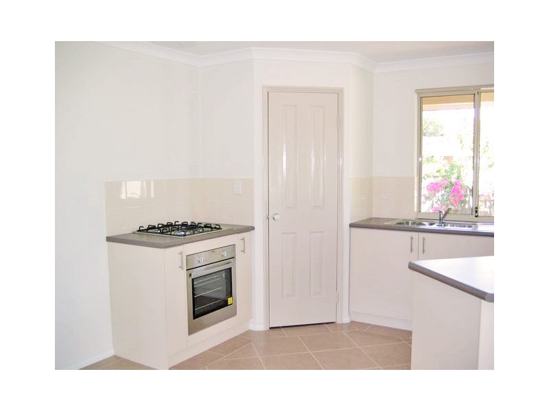 6a Karoonda Street, Armadale WA 6112