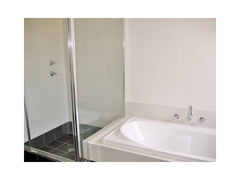 6a Karoonda Street, Armadale WA 6112