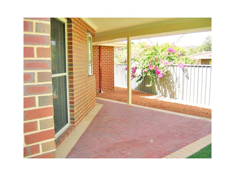 6a Karoonda Street, Armadale WA 6112