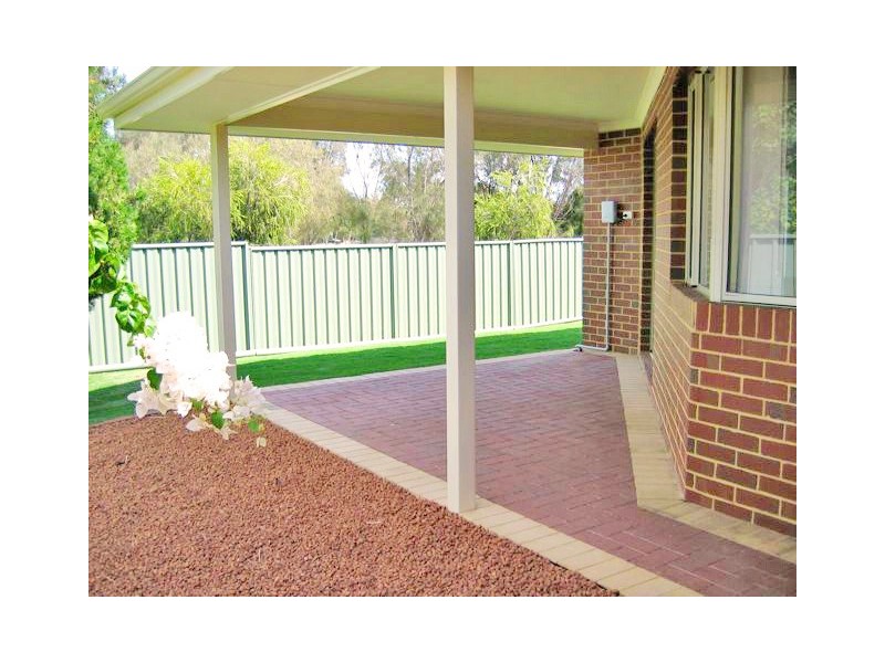 6a Karoonda Street, Armadale WA 6112