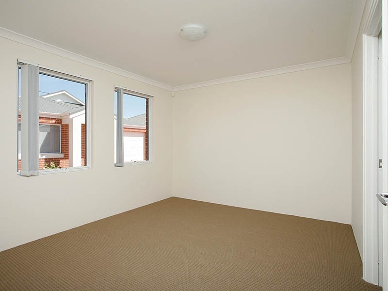 17/54 Sixth Road, Armadale WA 6112