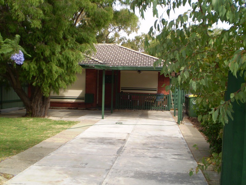 66a Westfield Rd, Kelmscott WA 6111