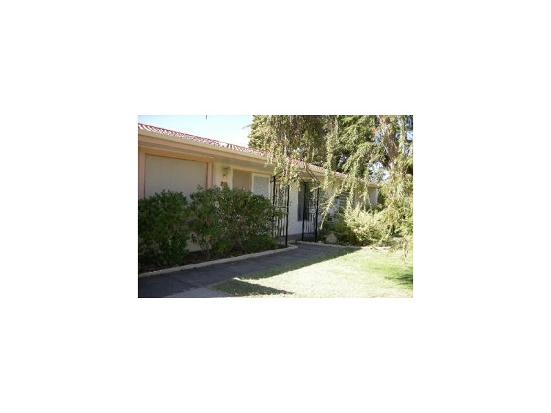 4 Megan Way, Camillo WA 6111