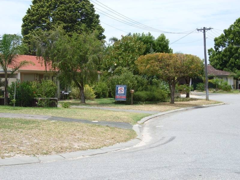 4 Megan Way, Camillo WA 6111