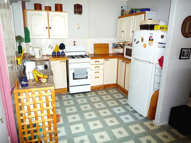 4 Megan Way, Camillo WA 6111