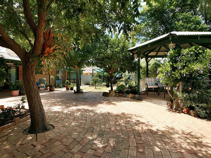 18 Powell Cres, Brookdale WA 6112