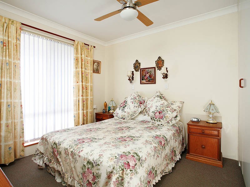 18 Powell Cres, Brookdale WA 6112