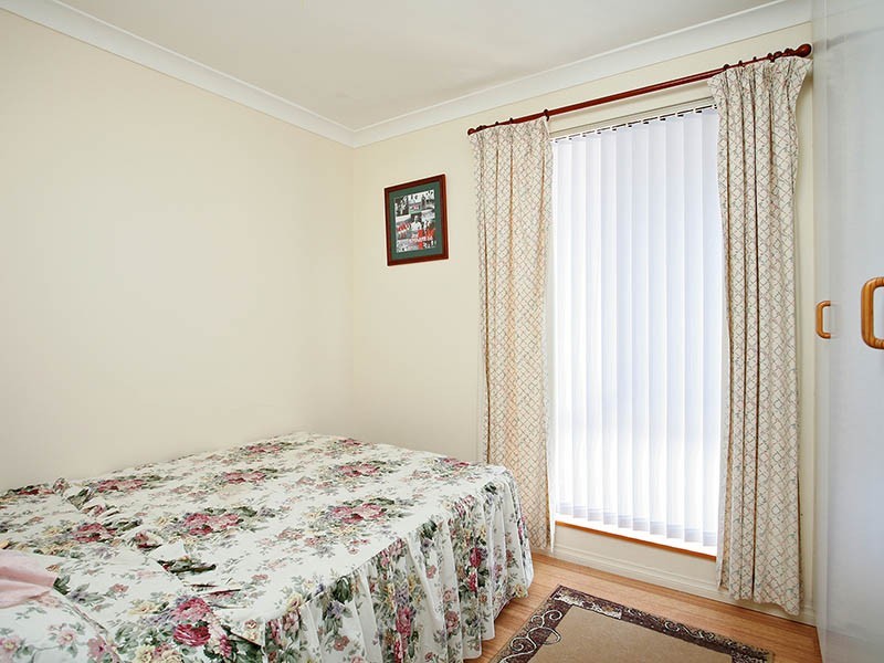 18 Powell Cres, Brookdale WA 6112