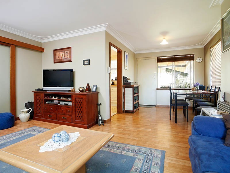 11 Arnel St, Kelmscott WA 6111