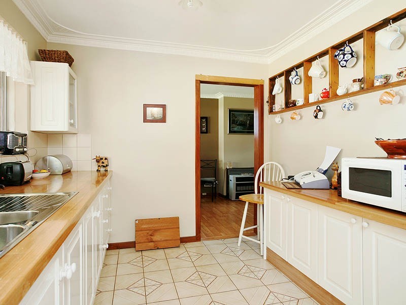 11 Arnel St, Kelmscott WA 6111