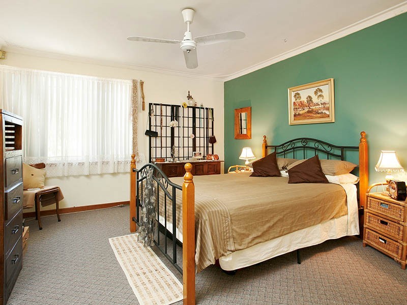 11 Arnel St, Kelmscott WA 6111