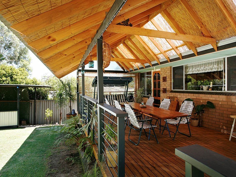 11 Arnel St, Kelmscott WA 6111