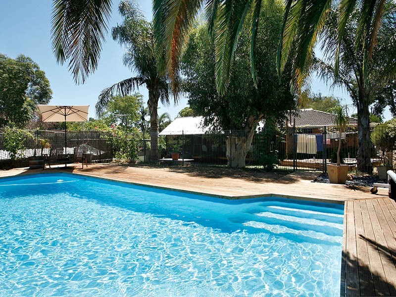 11 Arnel St, Kelmscott WA 6111