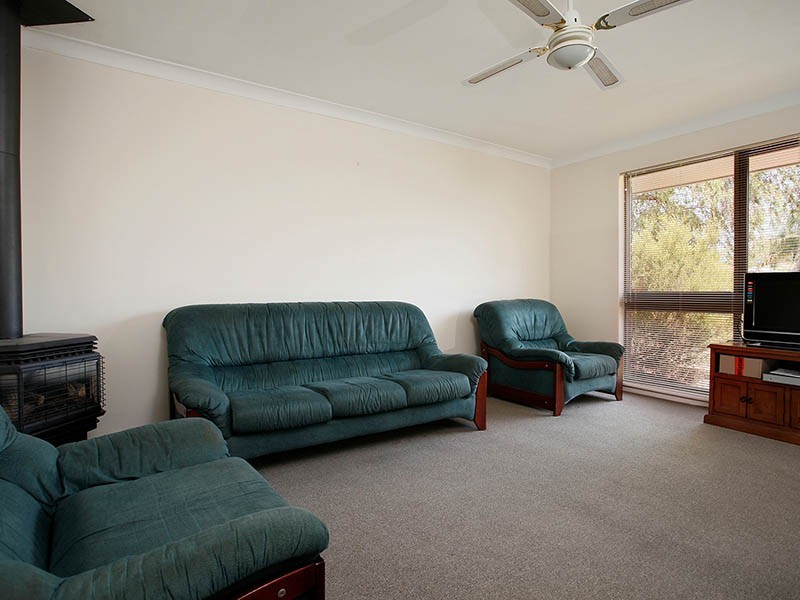 5 Bundalla Ct, Kelmscott WA 6111