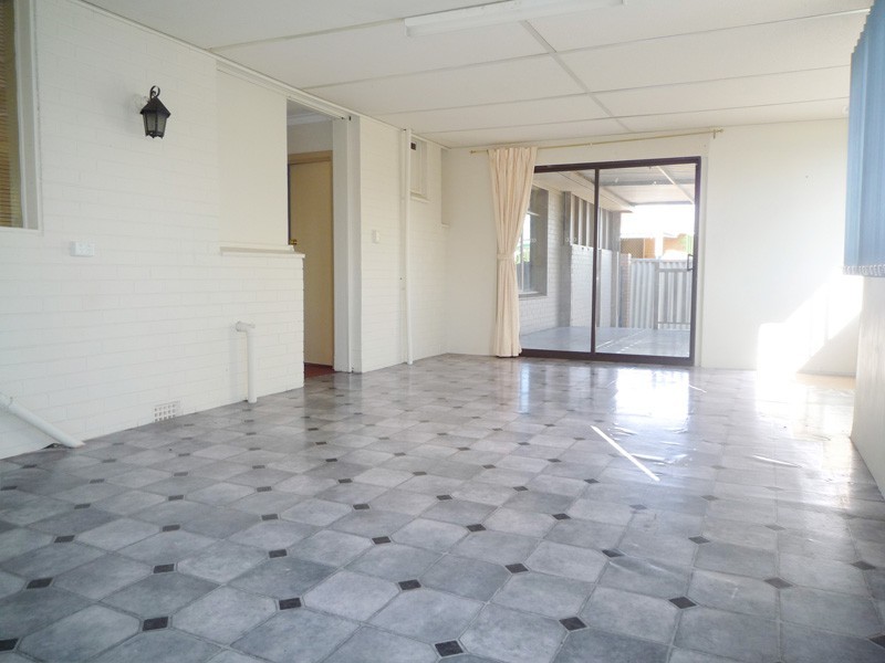 58 Vistula Tce, Kelmscott WA 6111