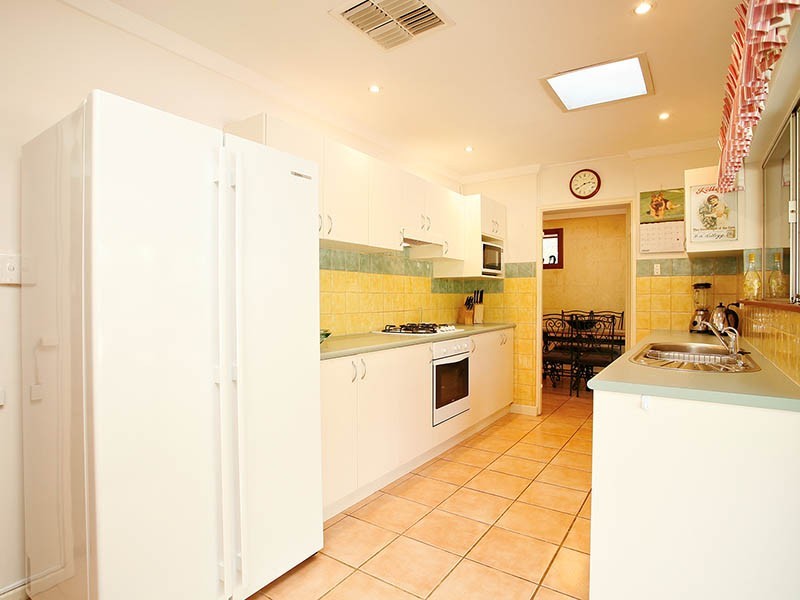 9 Greendale Pl, Kelmscott WA 6111