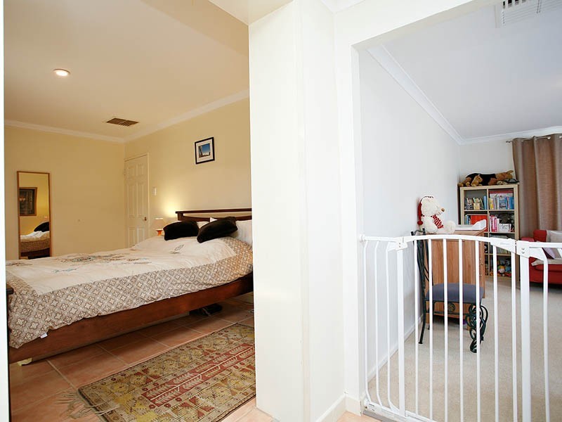 9 Greendale Pl, Kelmscott WA 6111