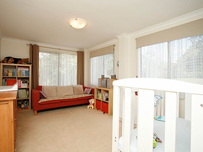 9 Greendale Pl, Kelmscott WA 6111