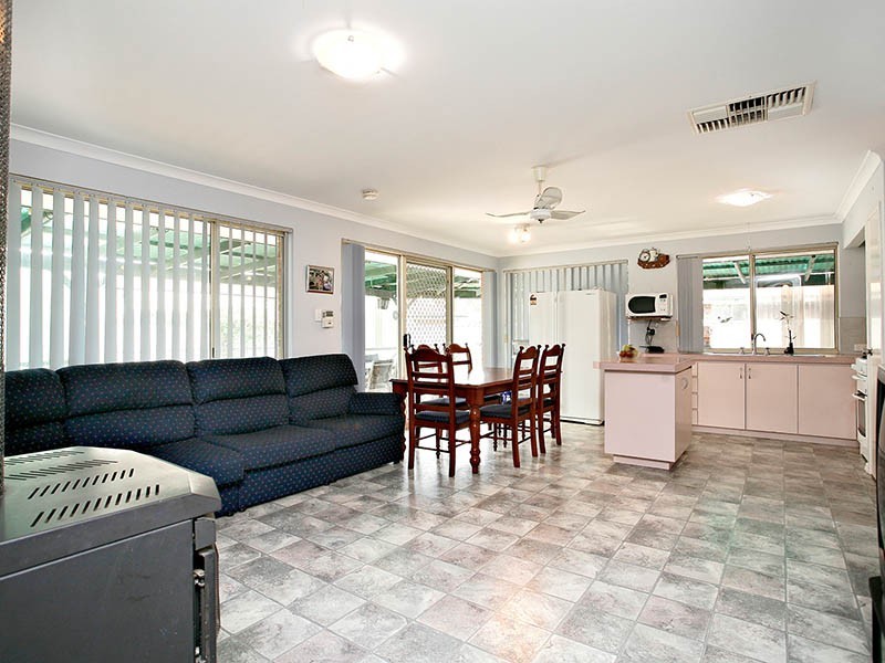 6 Tangerine Close, Seville Grove WA 6112