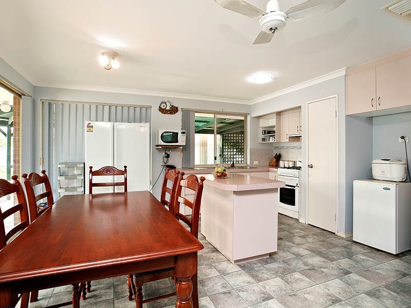 6 Tangerine Close, Seville Grove WA 6112