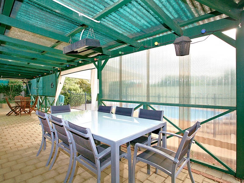 6 Tangerine Close, Seville Grove WA 6112