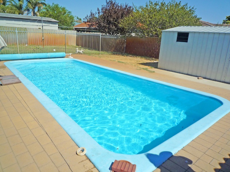 10 Beechcroft Place, Camillo WA 6111