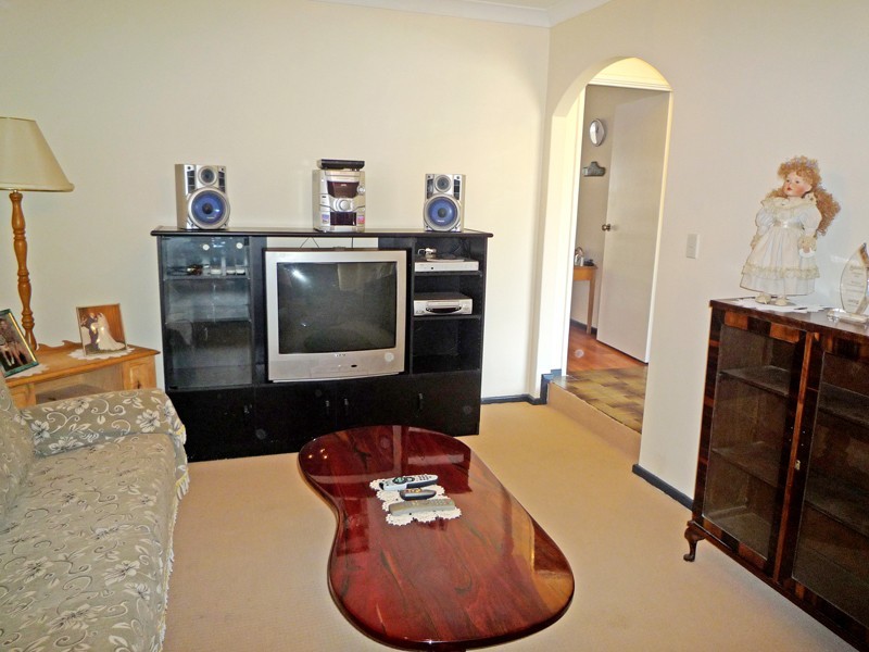 10 Beechcroft Place, Camillo WA 6111