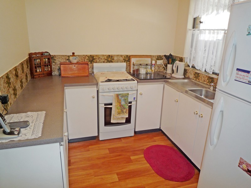 10 Beechcroft Place, Camillo WA 6111