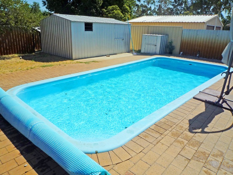 10 Beechcroft Place, Camillo WA 6111