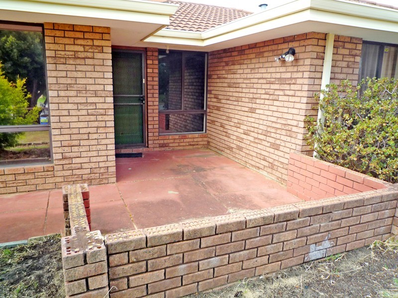 9 Ivanhoe Way, Camillo WA 6111