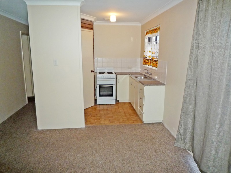 9 Ivanhoe Way, Camillo WA 6111