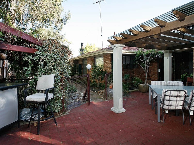 11 Greendale Place, Kelmscott WA 6111
