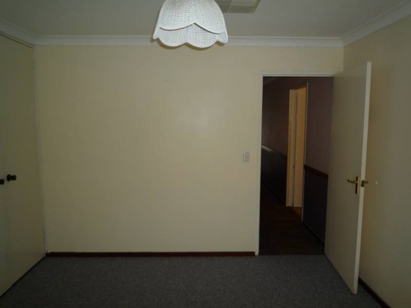 8 Elm Court, Camillo WA 6111