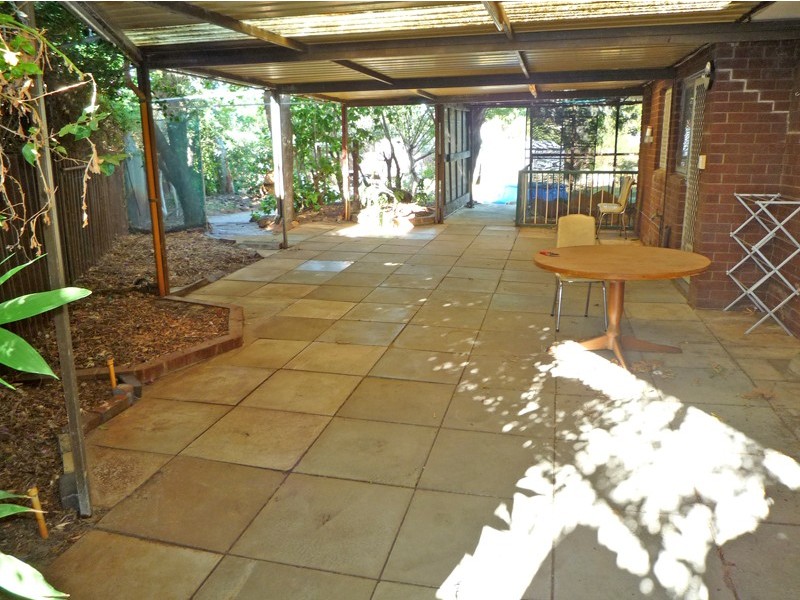 2 Slee Avenue, Kelmscott WA 6111