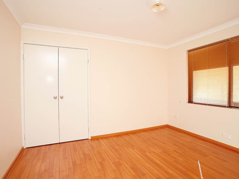 2 Ensign Dale, Kelmscott WA 6111