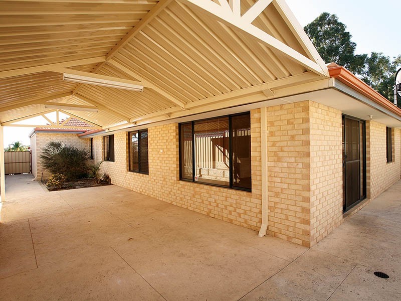 2 Ensign Dale, Kelmscott WA 6111