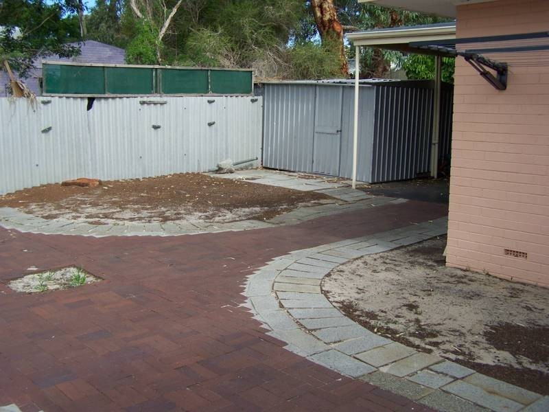 1 Cherry Crt, Camillo WA 6111