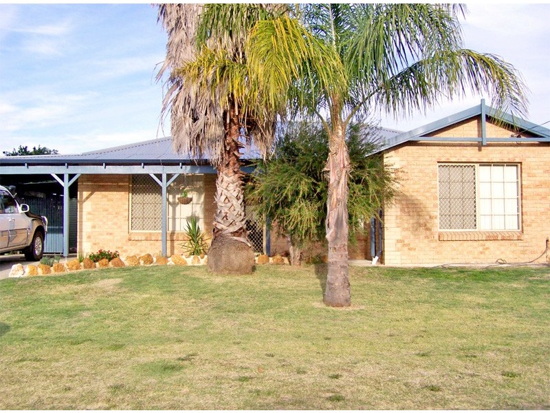 18 Chidzey Drive, Seville Grove WA 6112