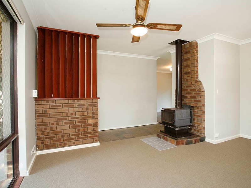 1 Hillman Court, Kelmscott WA 6111