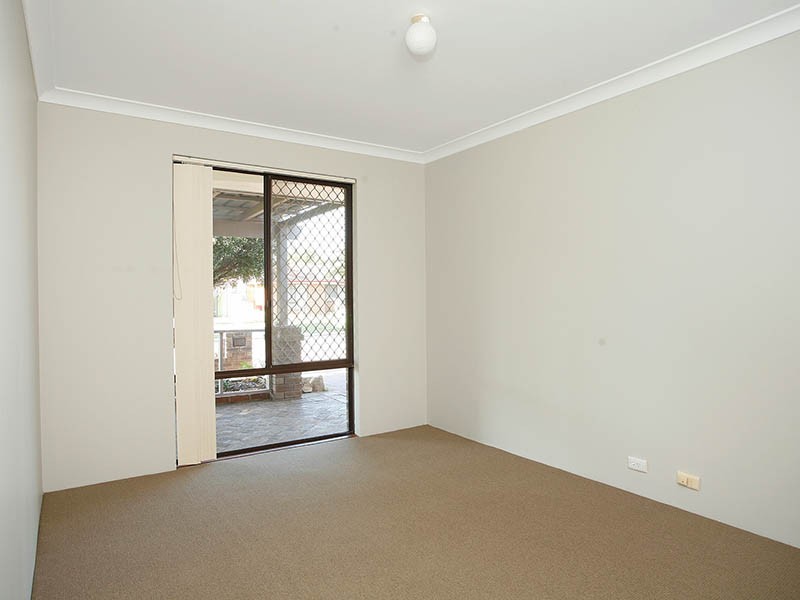 1 Hillman Court, Kelmscott WA 6111