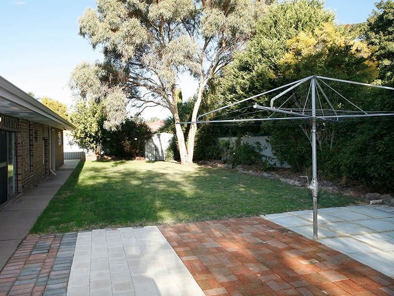 1 Hillman Court, Kelmscott WA 6111