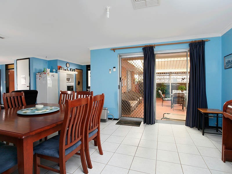 11 Ashburton Drive, Gosnells WA 6110